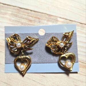 Gold Tone Bow Vintage Heart Pearl Earrings Post Back Earrings